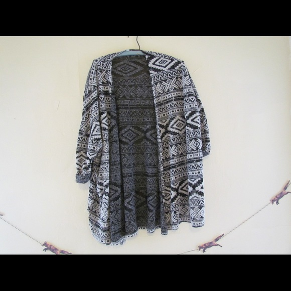 🛍️[DONATED] Urban Outfitters | lightweight cardigan southwestern Aztec pattern - Picture 1 of 3